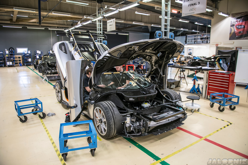 Illustration for article titled This Is The Final Build Process Of The Amazing Koenigsegg One:1